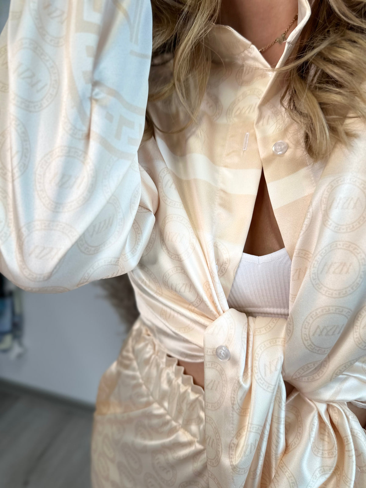 Na maieru- Košeľa Satin Gold