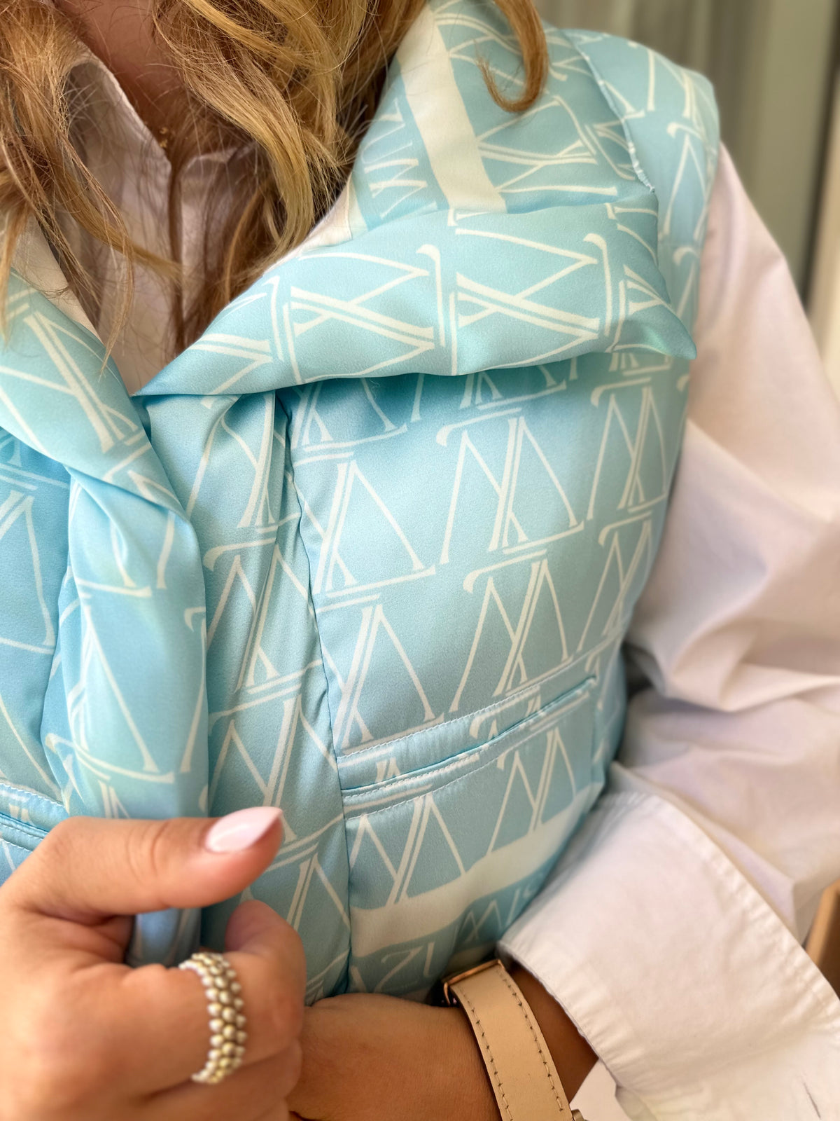 Na mieru- Vest satin blue