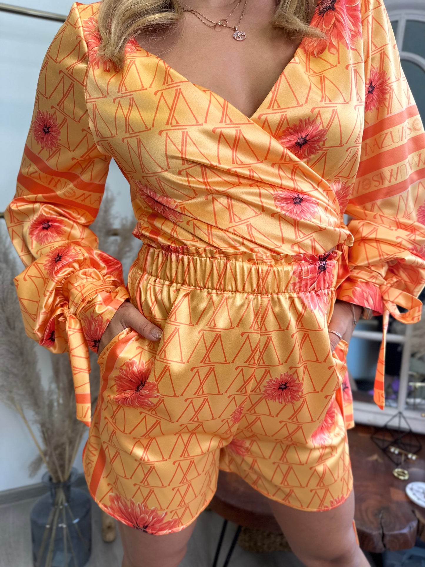 Short satin Light Orange
