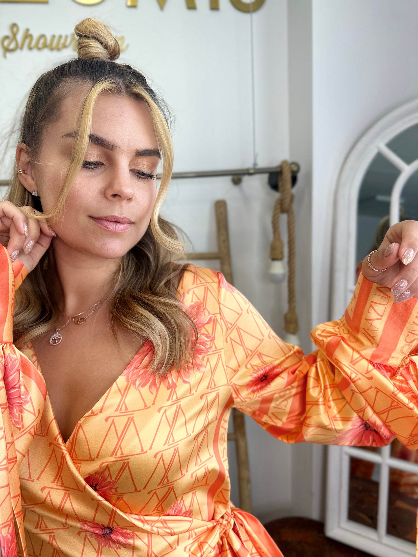 Atypical Shirt satin Light Orange